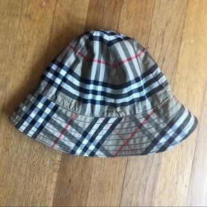 Vintage reversible Burberry’s bucket hat